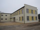 Modernizacją istniejącego budynku oraz zagospodarowaniem przestrzeni dziedzińca szkolnego w Zespole Szkół w Józefowie, 